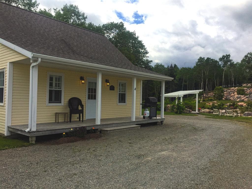 Lantern Hill & Hollow Ingonish Exterior photo