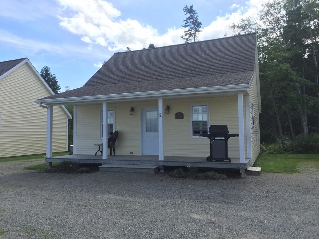 Lantern Hill & Hollow Ingonish Exterior photo